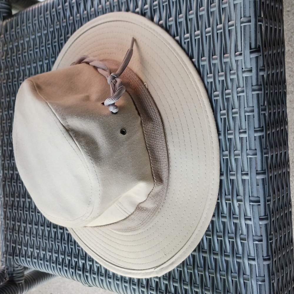 Traveling Safari Cap With Drawstring Hat Size Small